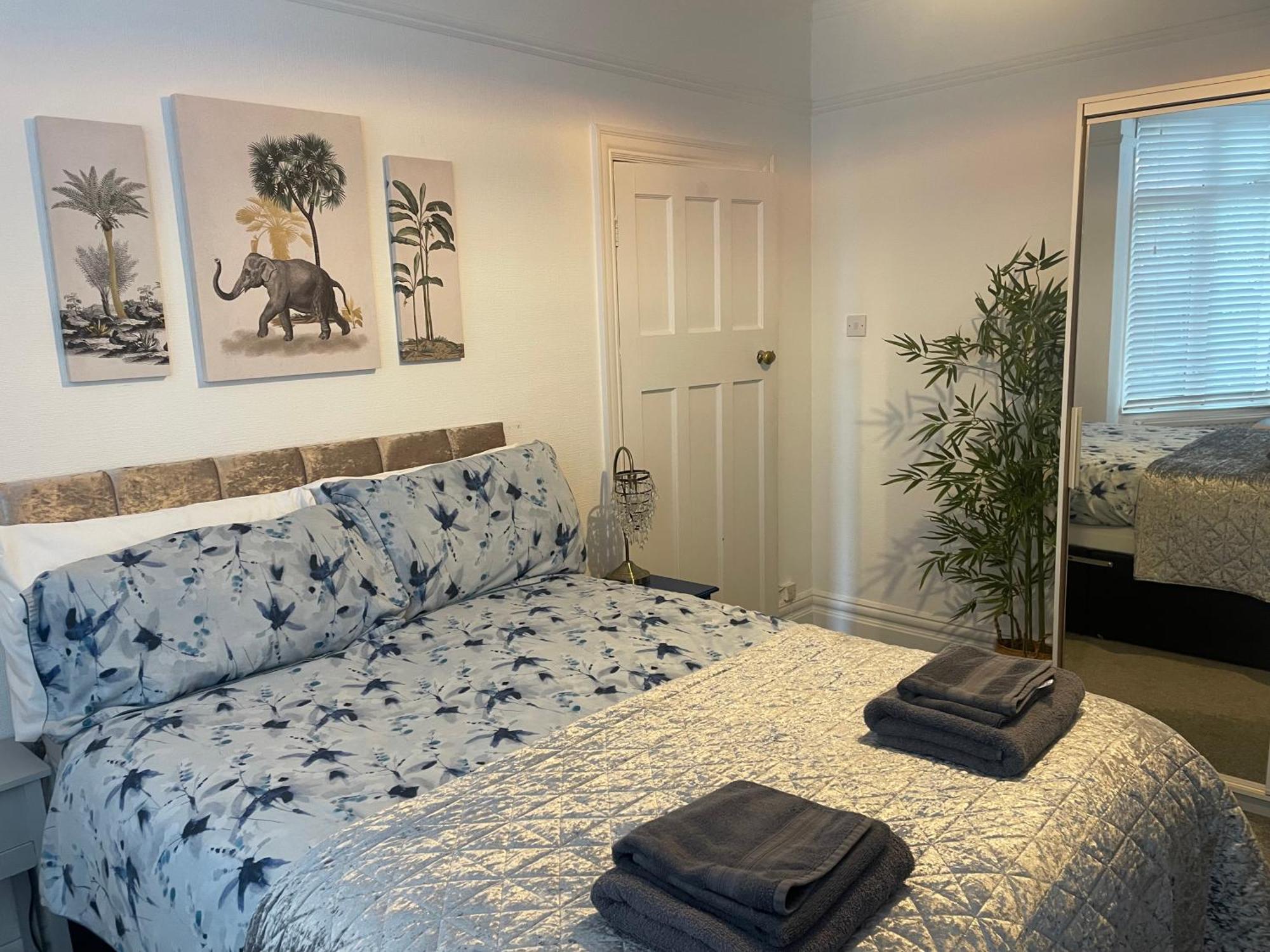 Right By Leigh Broadway Private Garden Large Ground Fl Apt เซาเทนด์ ออน ซี ภายนอก รูปภาพ